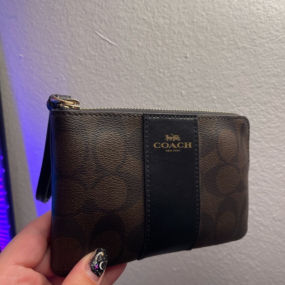 Coach wristlet in classic print - Picture 3 of 5